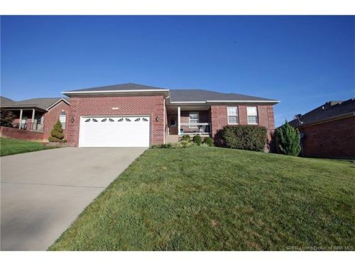 7069 Plum Creek Dr, Sellersburg, IN 47172-8921