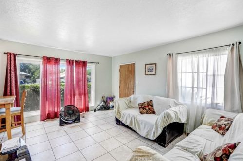 3909 Everest Ave, Riverside, CA 92503-3811