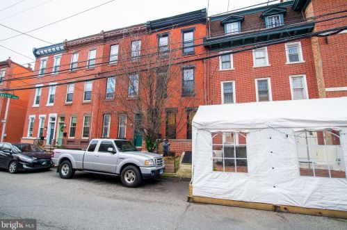 242 Fairmount Ave, Philadelphia PA  19123-2928 exterior