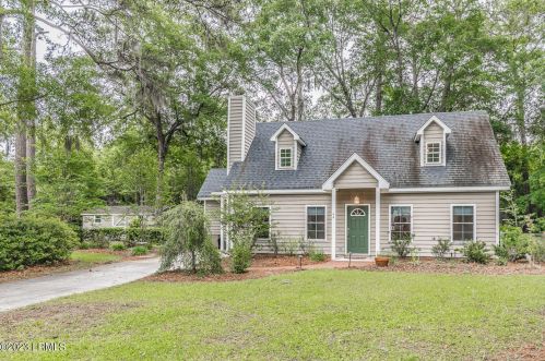 46 Walnut Hill St, Beaufort, SC 29907-1305