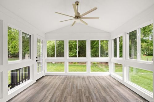 208 Lefoll Blvd, Wapping CT  06074-4261 exterior