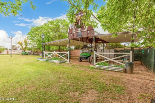 733 Campbell Ave, Gilbert AZ 85234-3215 exterior