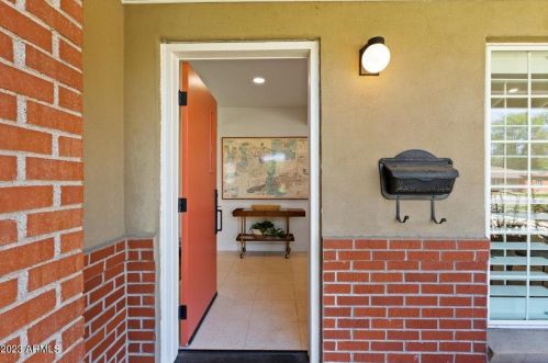 6811 11th Pl, Phoenix AZ  85014-1027 exterior