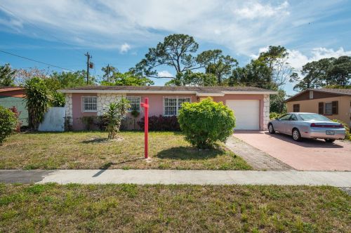 4862 Tortuga Dr, West Palm Beach, FL 33407-1730