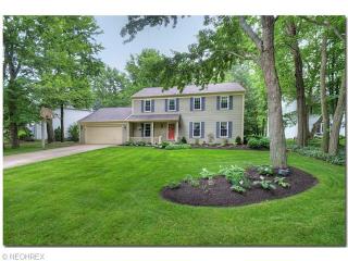 29195 Fall River Dr, Cleveland, OH 44145-5236