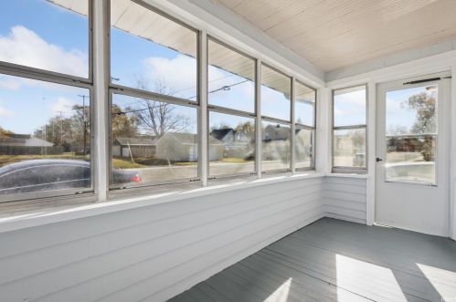 915 Forest Ave, Mishawaka, IN 46545-5901