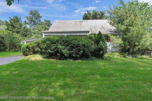 6 Vermont Ave, Jackson Twp NJ  08527-1522 exterior