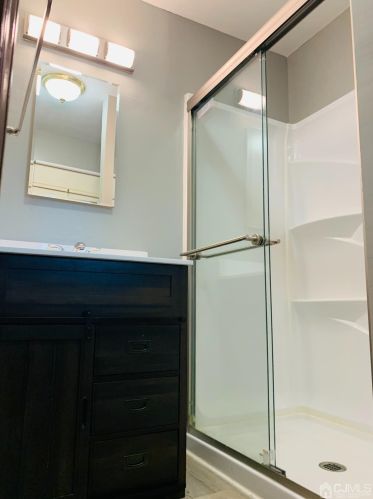 3 Highview Dr, Woodbridge NJ  07095-3905 exterior