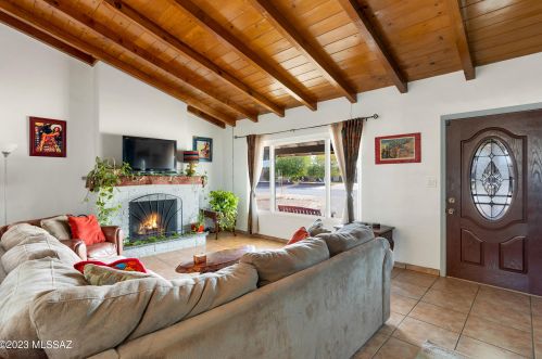 819 Sequoyah St, Tucson, AZ 85719-2950