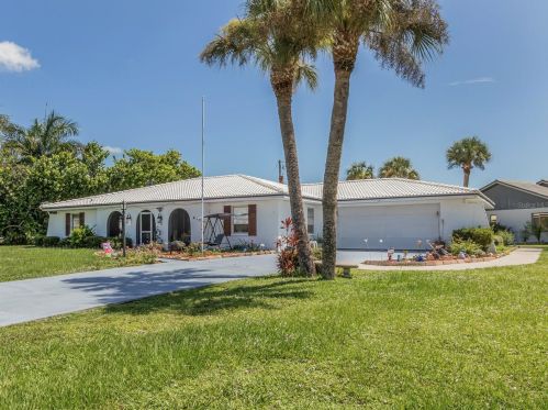 474 Leger Dr, Nokomis, FL 34275-3593