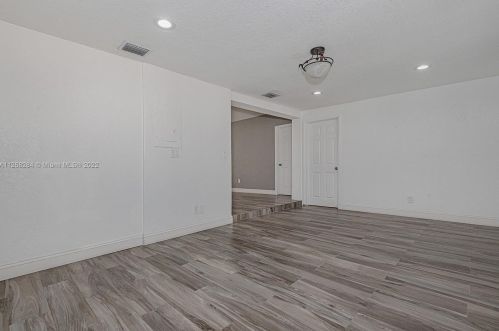 971 64th St, Hialeah FL  33012-6414 exterior