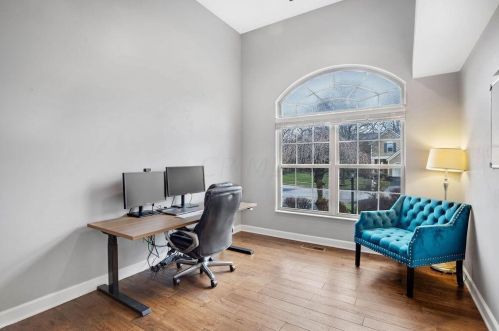 8310 Skelton Ct, Blacklick OH  43004-8750 exterior