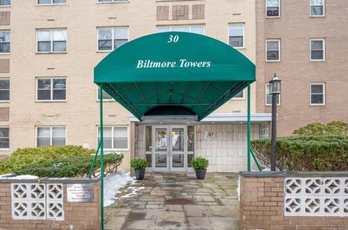 30 Lake St, White Plains, NY 10603-4033