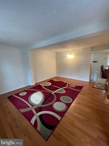 3563 Belfry Ln, Woodbridge, VA 22192-4361