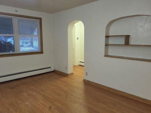 1228 Baird St, Green Bay, WI 54301-3010