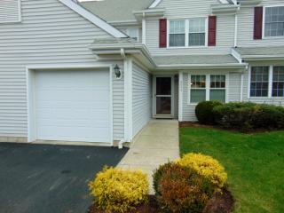 4004 Heartwood Ln, Danbury, CT 06811-2622