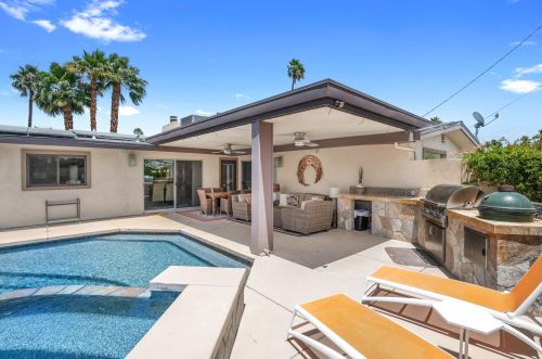 2033 Calle Lileta, Palm Springs, CA 92262-7135
