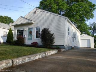 858 Reed Ave, Akron, OH 44306-2724
