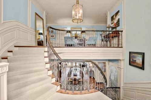 124 Old Battery Rd, Bridgeport CT  06605-3616 exterior