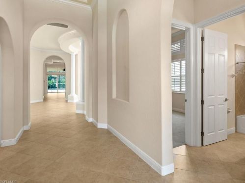 7819 Martino Cir, Naples, FL 34112-2874