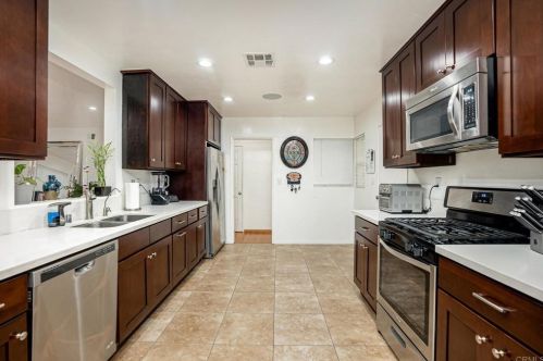 1099 Johnson Ave, El Cajon CA  92020-7354 exterior