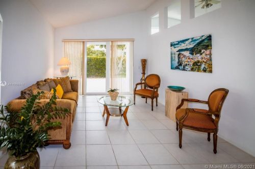 869 156th Ave, Hollywood, FL 33028-1523