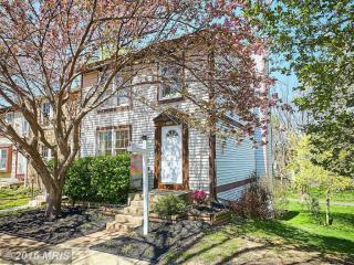 1610 Sierra Woods Dr, Herndon, VA 20194-5624