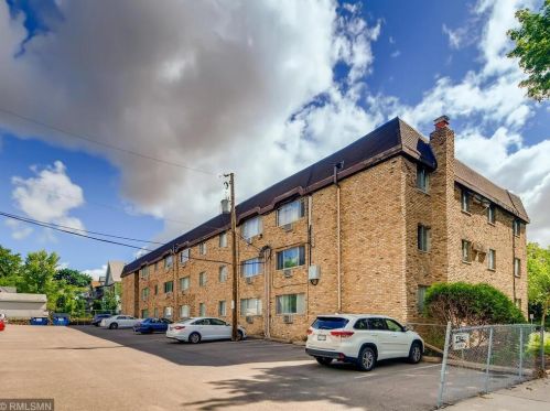 2446 Aldrich Ave, Minneapolis MN 55405-2966 exterior