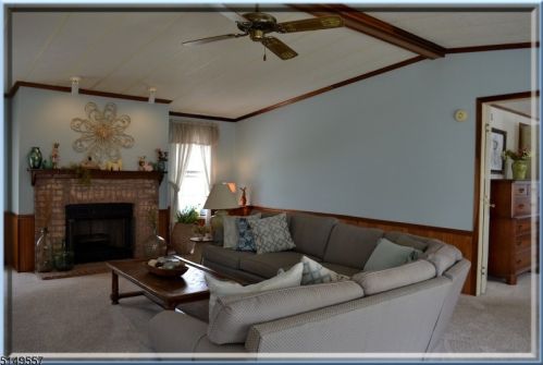 14 Caroline Dr, Belvidere NJ  07823-2849 exterior