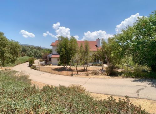 533 Alpine Trail Rd, Alpine, CA 91901-2876