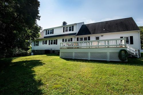 379 Glenwood Avenue Ext, Waterford CT  06385-3808 exterior