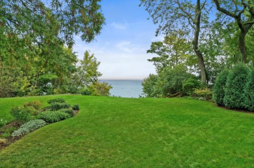 4114 Lk Dr, Milwaukee WI 53211-1719 exterior