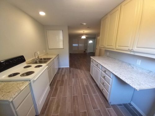 1112 Maddox Ave, Fort Worth, TX 76104-4417