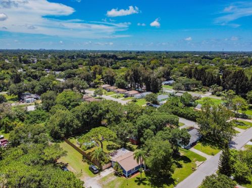 5872 60th Ave, Saint Petersburg FL  33709-1993 exterior