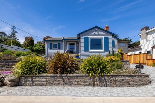 925 Balboa Ave, Del Monte Park CA  93950-2203 exterior