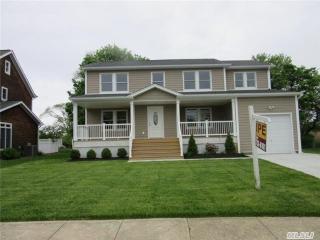 625 Derby Dr, Rockville Centre, NY 11572-2611