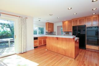 1185 Lemon Ave, Menlo Park CA  94025-6044 exterior