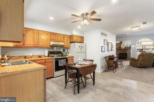 434 Deerfield Dr, Hanover PA  17331-5203 exterior