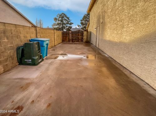 3930 Misty Willow Ln, Glendale AZ  85310-4030 exterior
