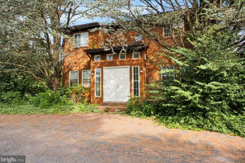 785 Hill Rd, Blandon, PA 19510-9740