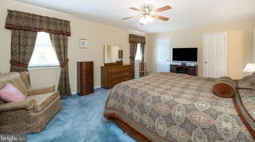 1246 Jarvis Ln, Lansdale PA 19446-6515 exterior