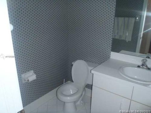 2124 171st Ter, Hollywood FL  33028-2054 exterior