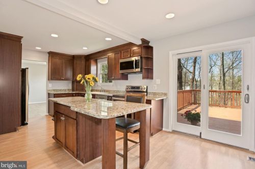 20015 Great Falls Forest Dr, Great Falls, VA 22066-4211