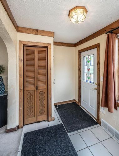 4556 30th Ave, Minneapolis, MN 55406-3733