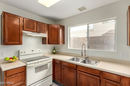 4760 Wahalla Ln, Glendale AZ 85308-7075 exterior