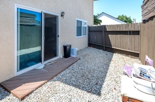 25022 Woodward Ave, Lomita CA  90717-2243 exterior