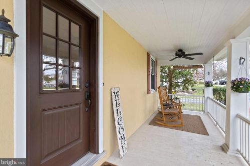 4 Washington Ave, Norristown, PA 19401-1581