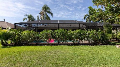 905 52nd St, Cape Coral FL  33914-7086 exterior