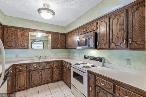 81 121st Ave, Minneapolis, MN 55448-2600