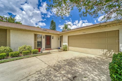 1506 Fort Duquesna Dr, Ruskin, FL 33573-5045